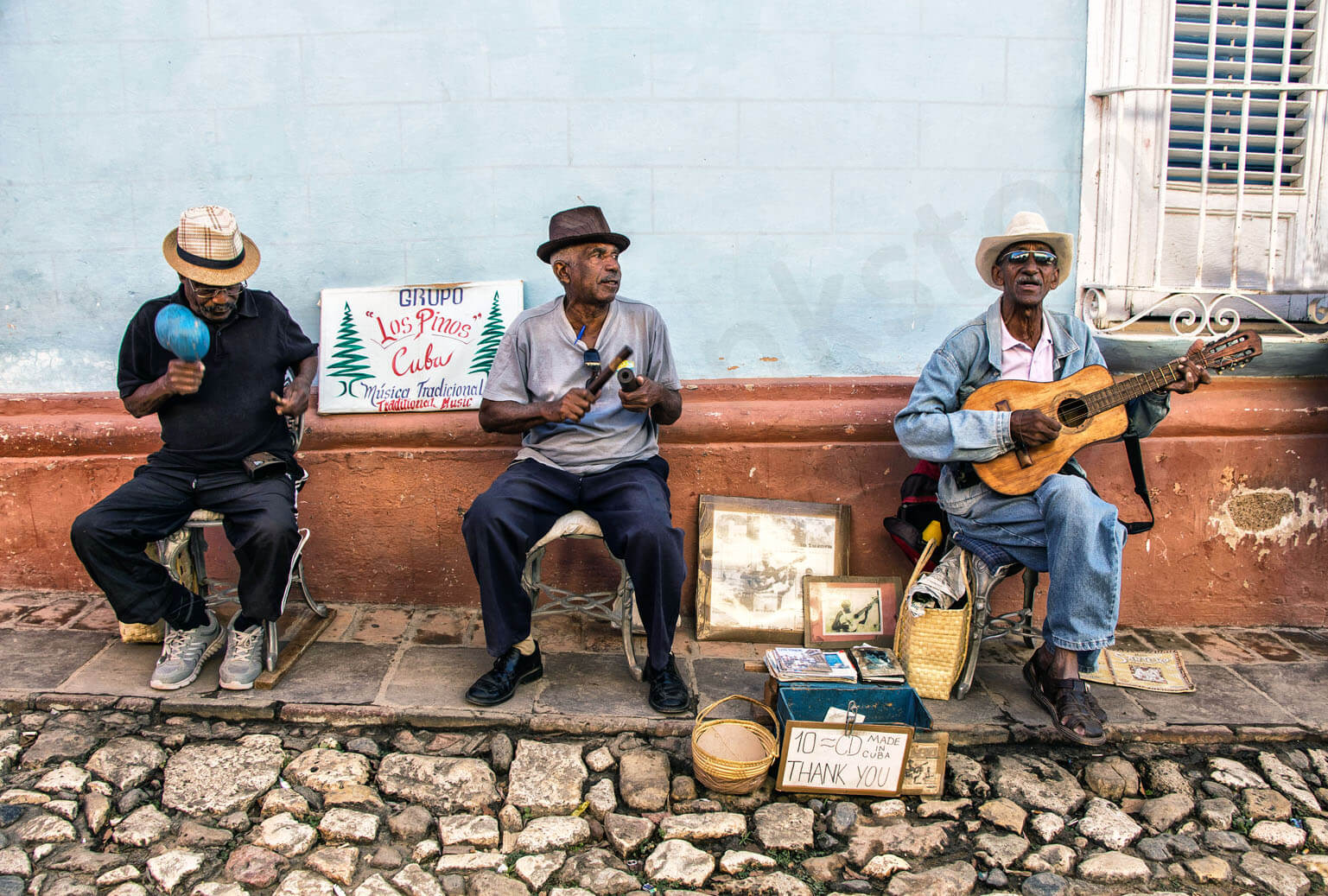 Travel in Cuba: Street musicians in Trinidad
