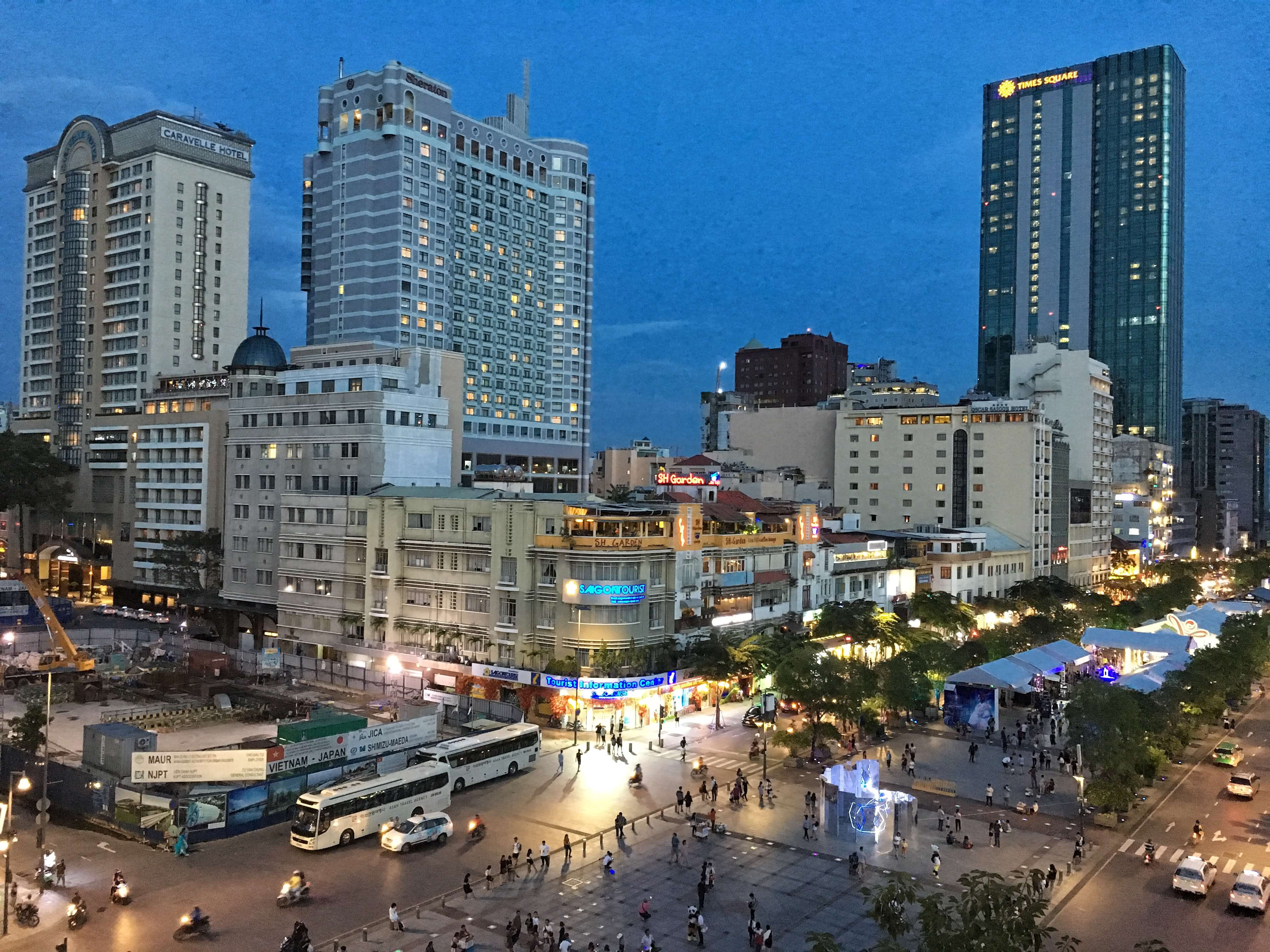 travelling bar ho chi minh